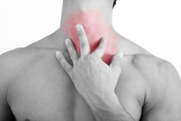 A dor de garganta pode ser un sinal de osteocondrose cervical